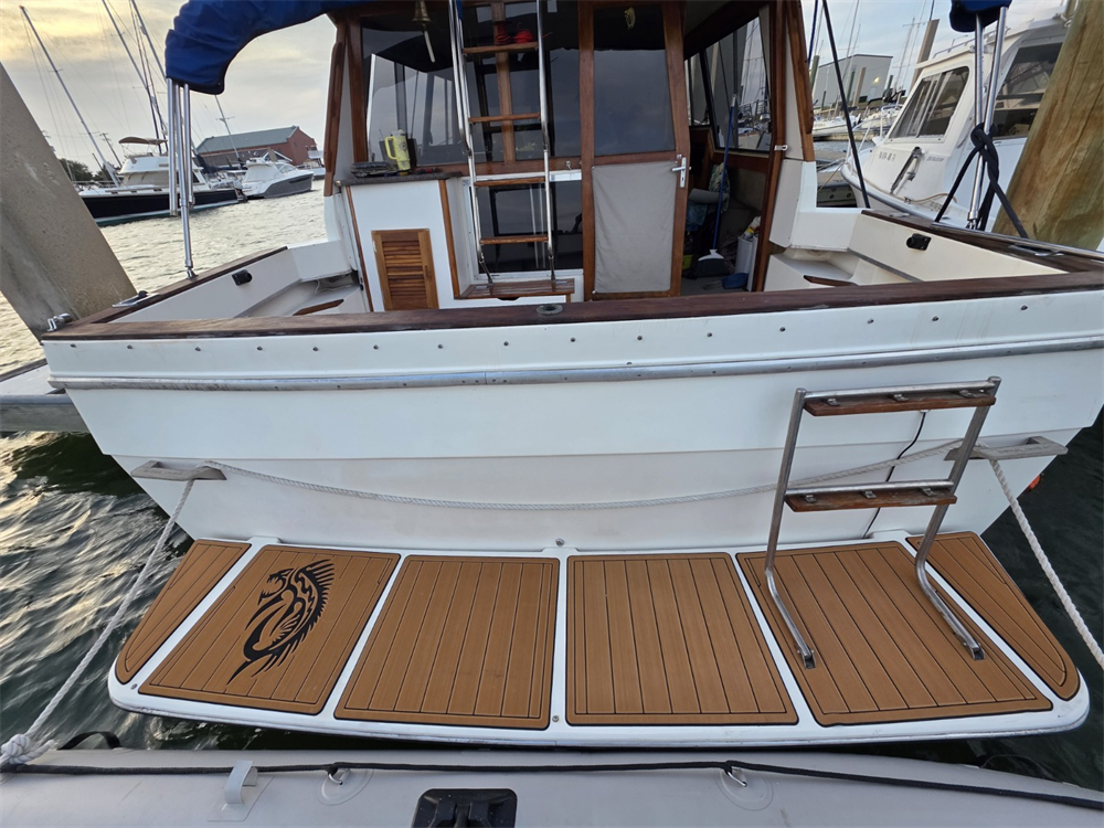 1988 Bayliner 3288 / 3270 – Custom EVA Foam Marine Flooring Kit