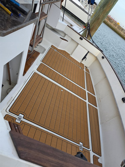 1988 Bayliner 3288/3270 – Custom EVA Foam Marine Flooring Kit